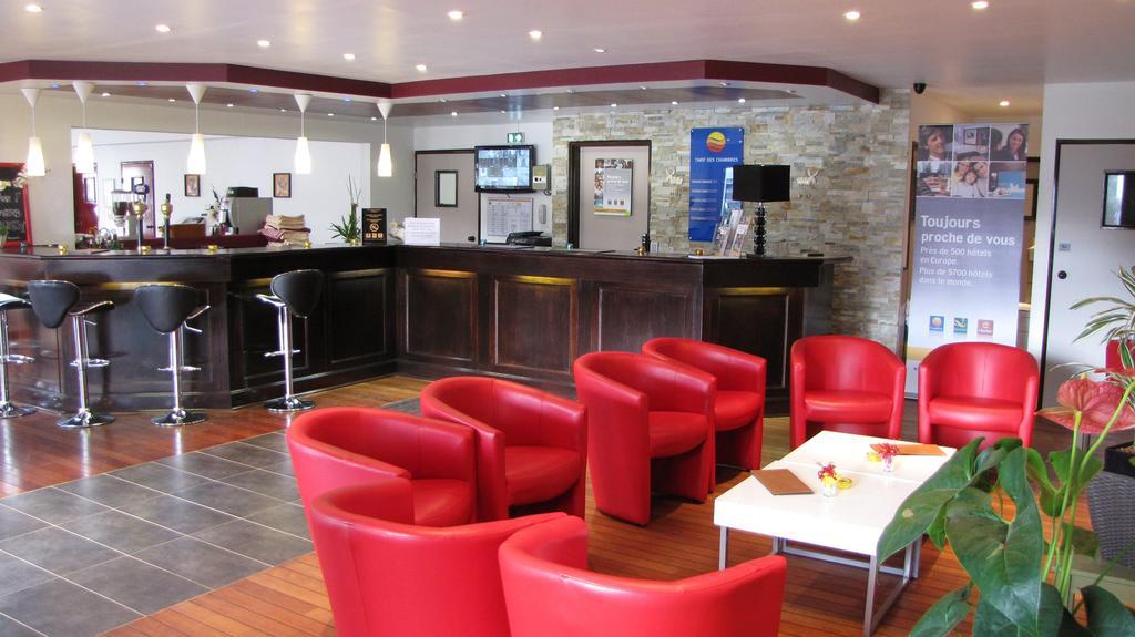Comfort Hotel Poissy Technoparc Exteriör bild