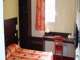 Comfort Hotel Poissy Technoparc Exteriör bild